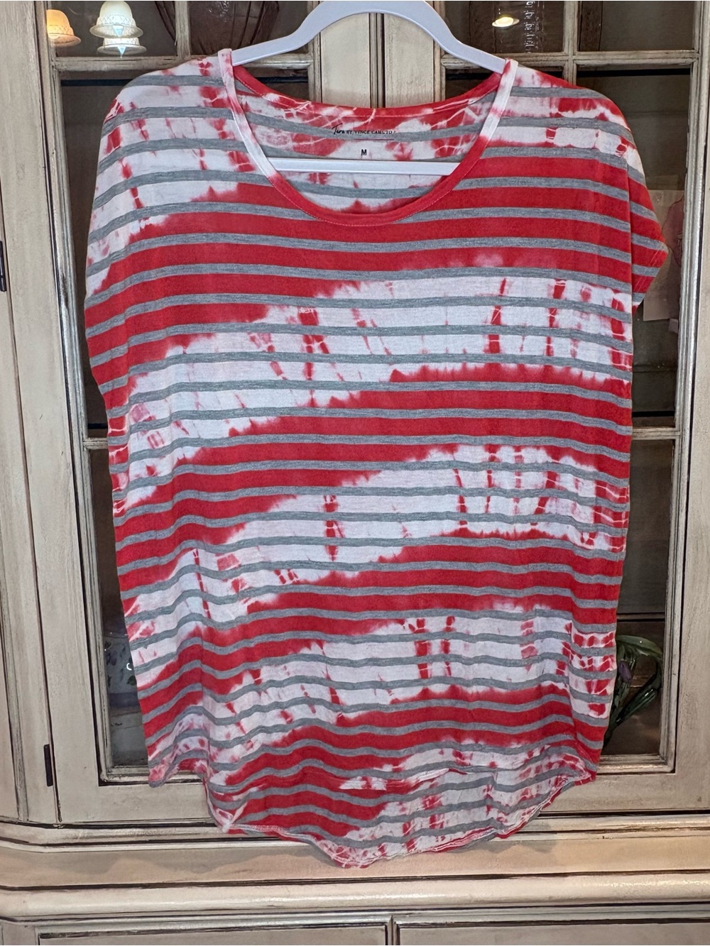 Vince Camuto Red & White Striped Tie-Dye Short Sleeve Top